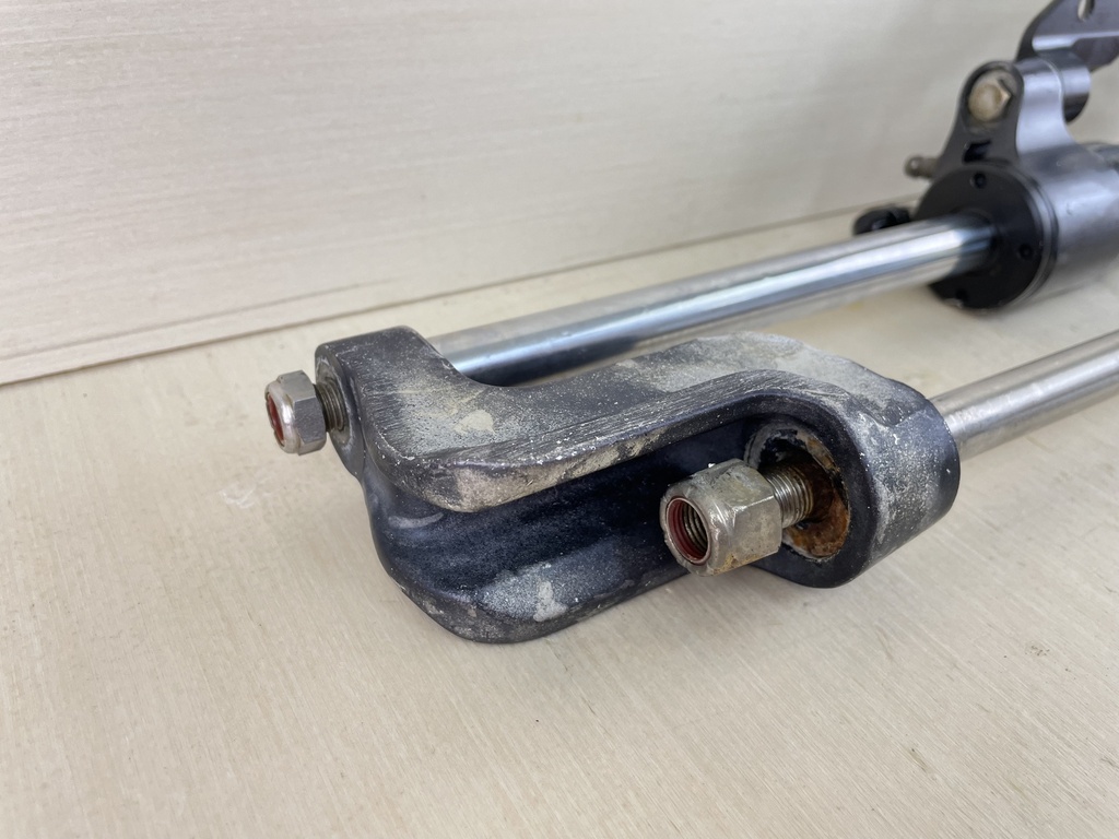 SeaStar Front Mount Outboard Hydraulic Steering Cylinder Assembly HC5345