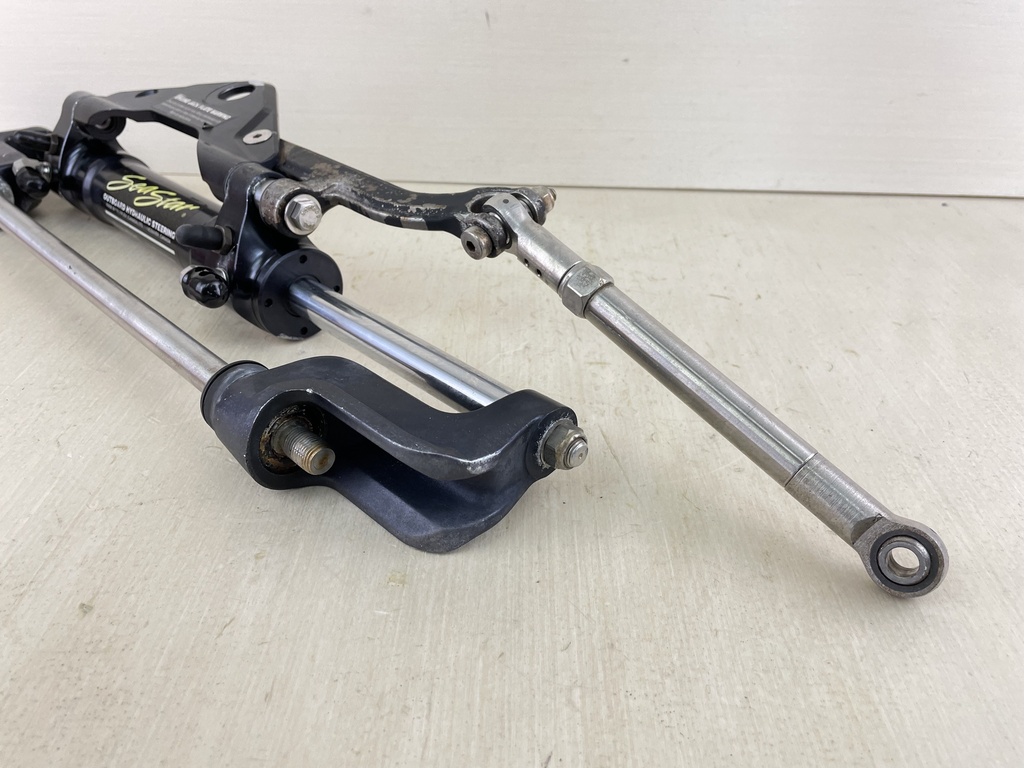 HC5345 SeaStar Front Mount Outboard Hydraulic Steering Cylinder Assembly
