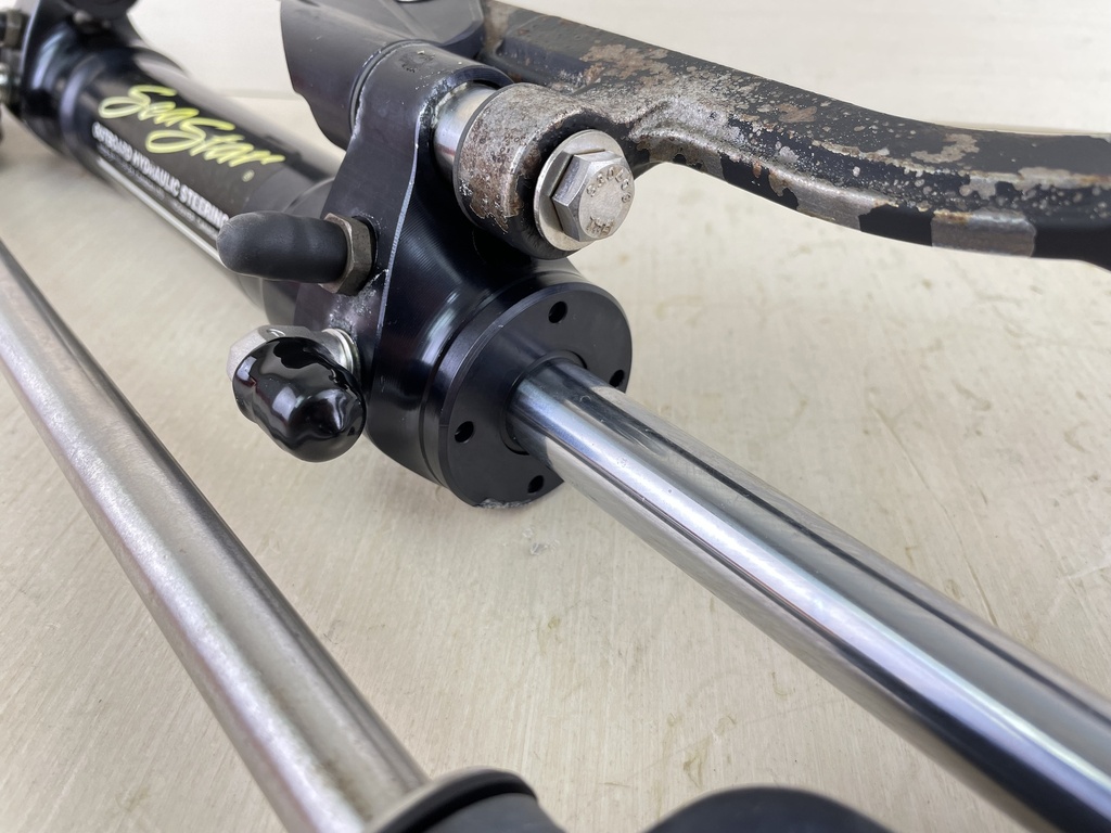 HC5345 SeaStar Front Mount Outboard Hydraulic Steering Cylinder Assembly