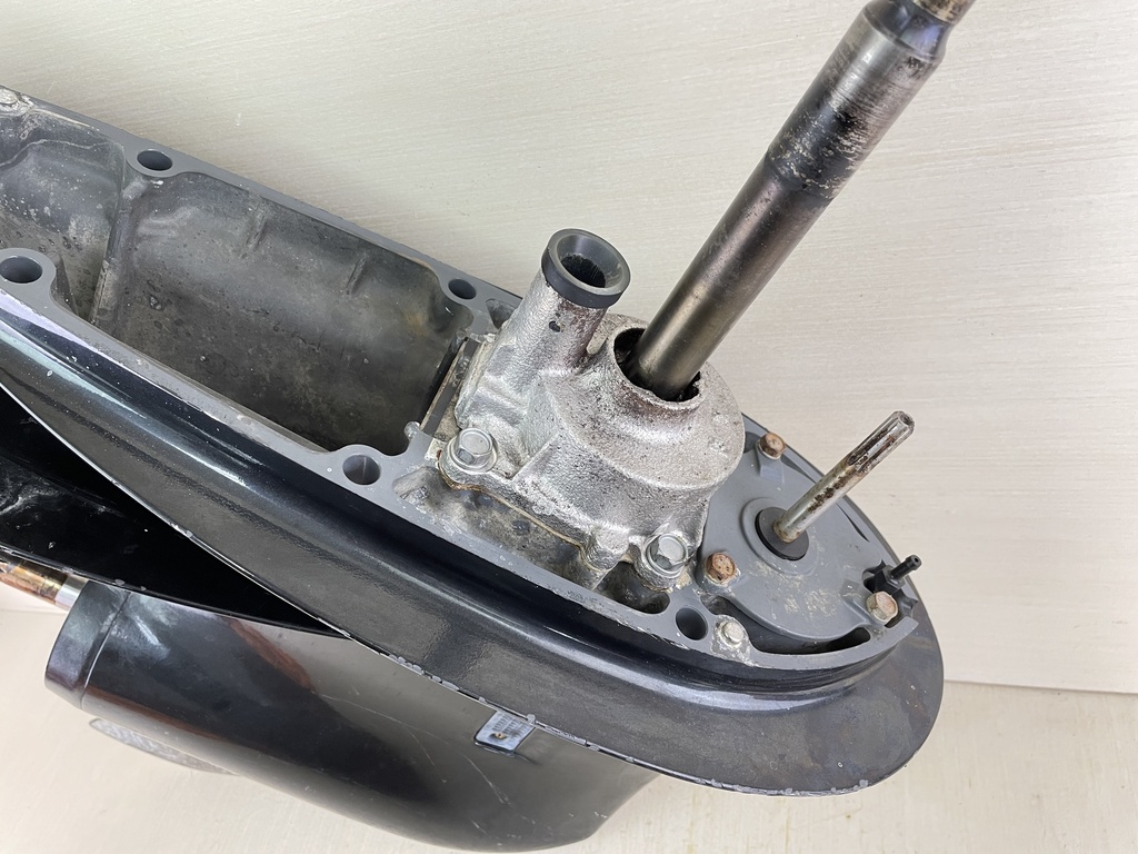 2003 Suzuki 140HP DF140 25" XL Lower Unit Gear Case Standard Rotation