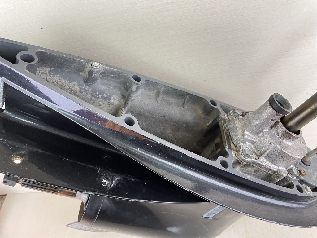 2003 Suzuki 140HP DF140 25" XL Lower Unit Gear Case Standard Rotation