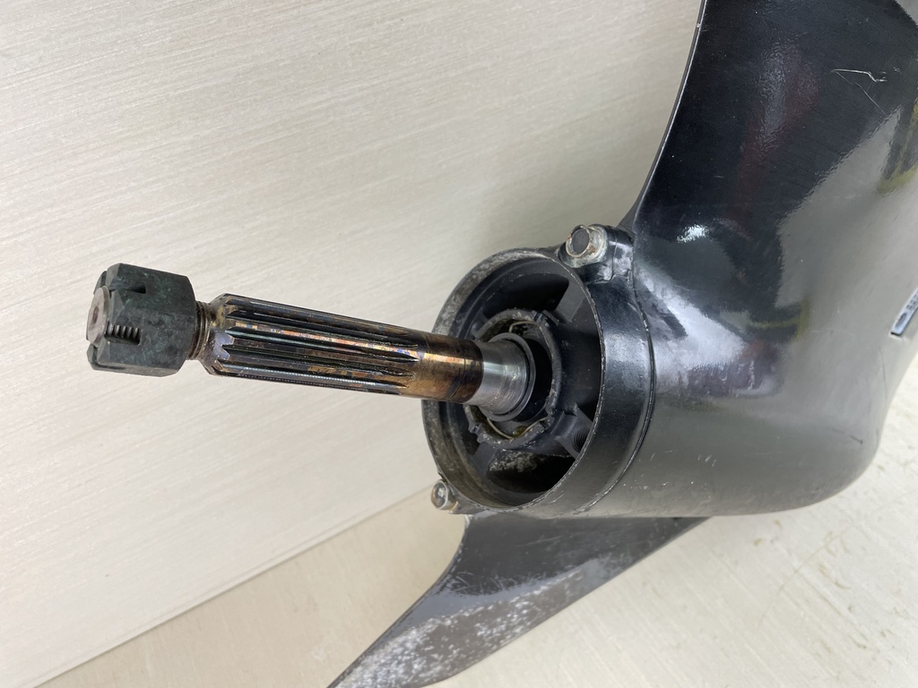 2003 Suzuki 140HP DF140 25" XL Lower Unit Gear Case Standard Rotation