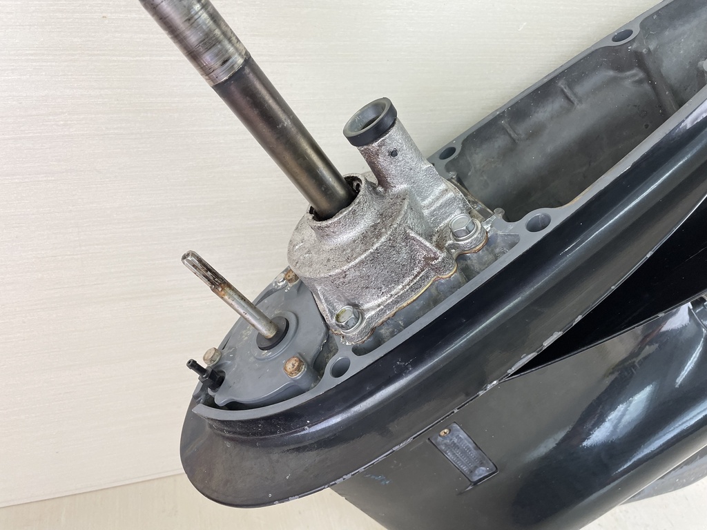 2003 Suzuki 140HP DF140 25" XL Lower Unit Gear Case Standard Rotation