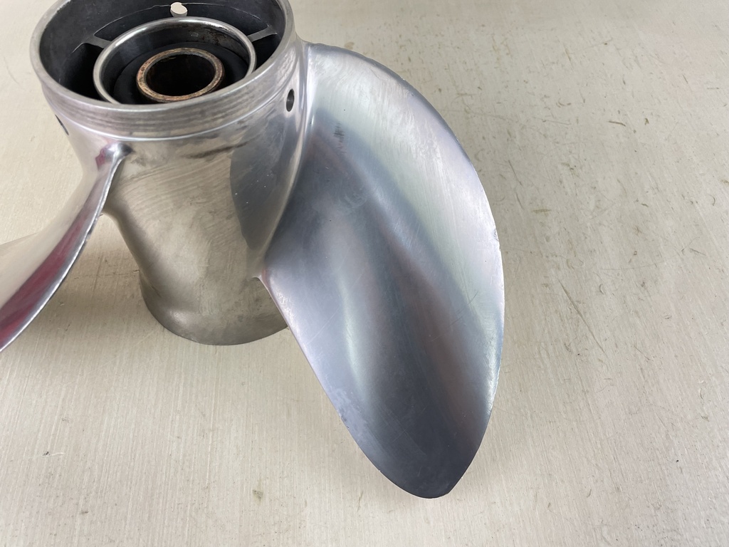 Evinrude Johnson Viper Stainless Steel Prop 13 7/8 x 17 Standard 763930