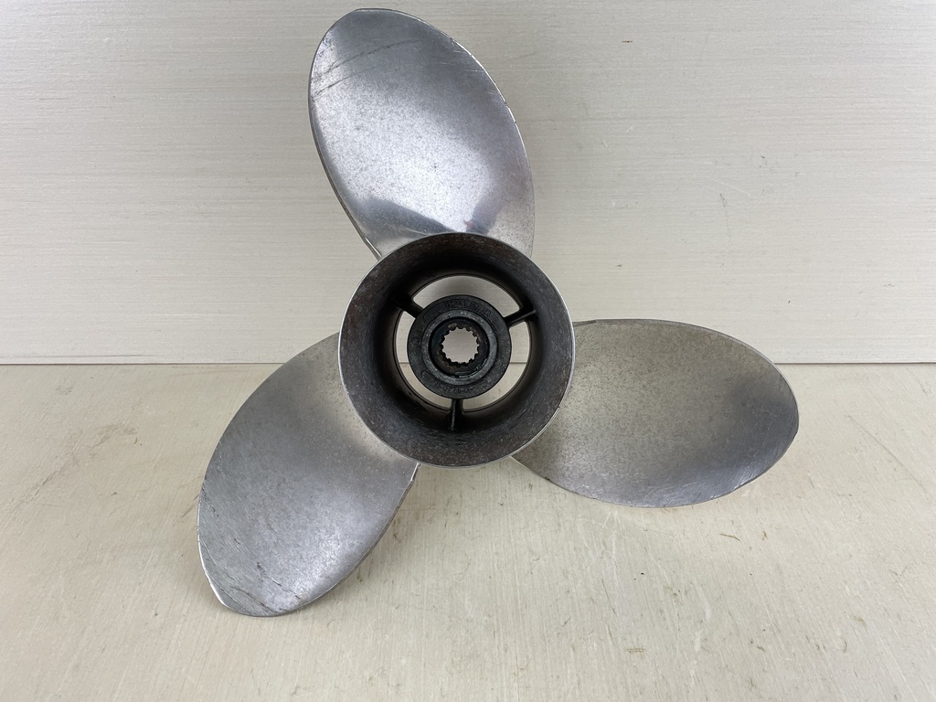 OEM Mercury Mirage Plus 17 Pitch 3 Blade Propeller 48-18278