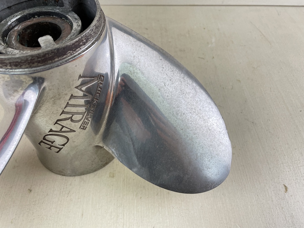 OEM Mercury Mirage Plus 17 Pitch 3 Blade Propeller 48-18278