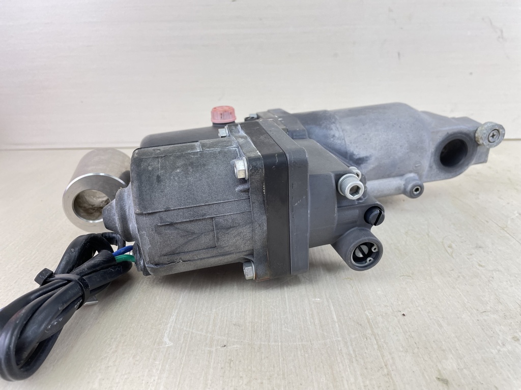 Johnson Evinrude Suzuki DF 70 90 115 HP Outboard Engine Tilt Trim Unit Assembly