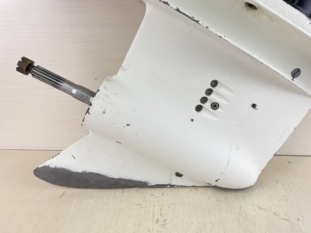 Johnson Evinrude 88 90 100 110 115 HP V4 20" Lower Unit Gear Case 0398182