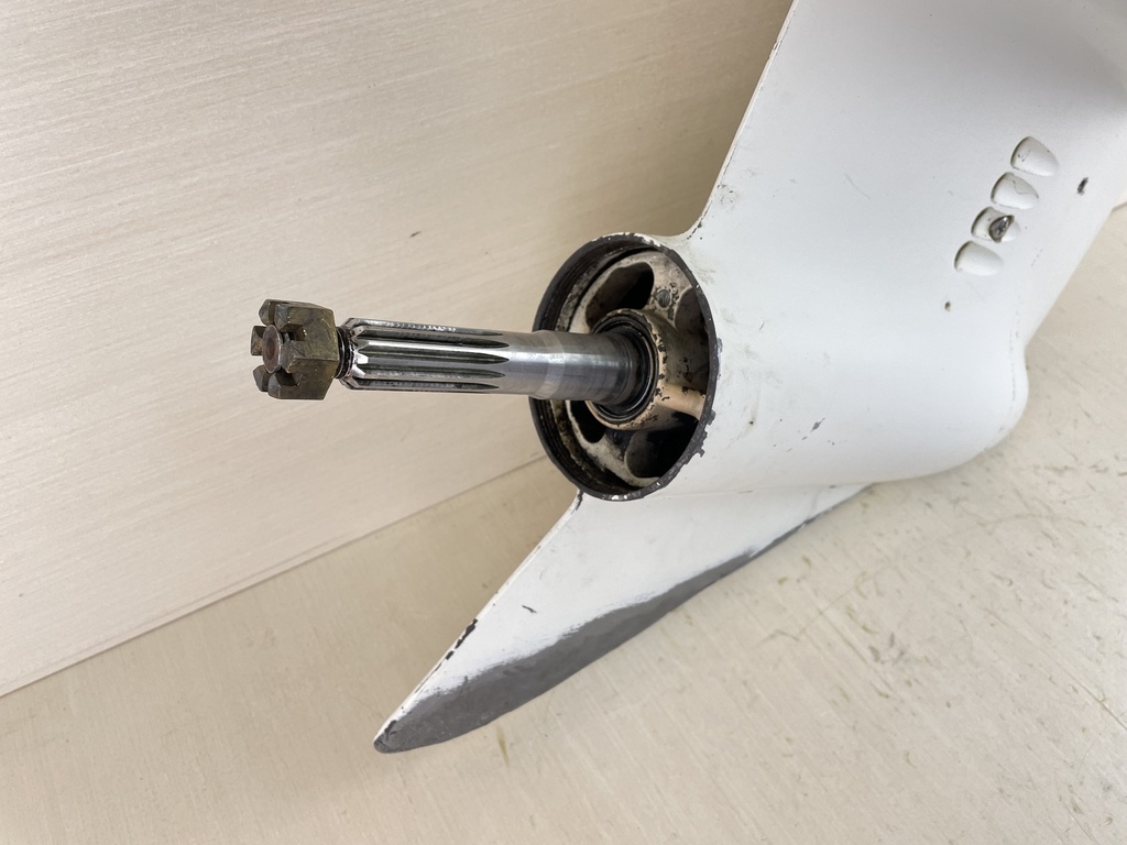 Johnson Evinrude 88 90 100 110 115 HP V4 20" Lower Unit Gear Case 0398182