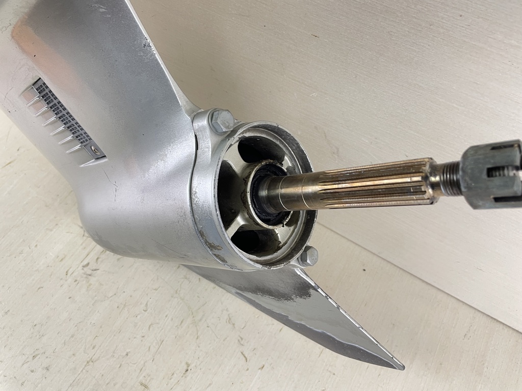 99 - 2006 Honda BF 75 90 HP Outboard 20" Long Lower Unit Gear Case 