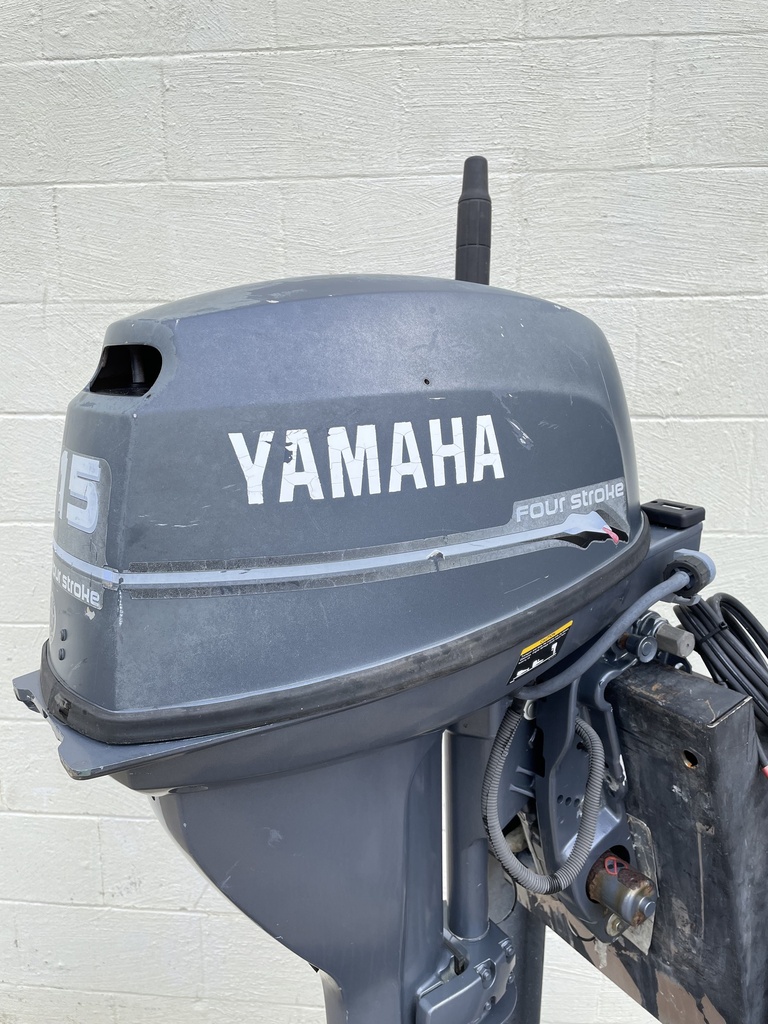 Yamaha 15HP 4 Stroke Outboard 20" Long Shaft W/ Tiller Handle Just Serviced