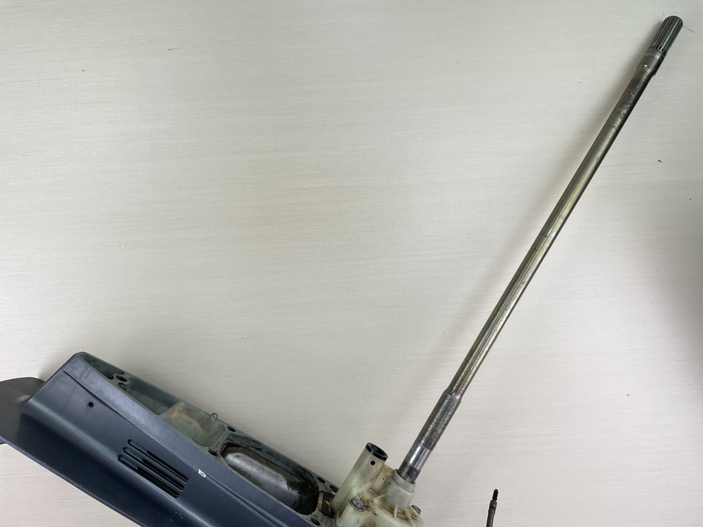 Yamaha 150 175 200 HP 2 Stroke 25" XL Lower Unit Gear Case 64E-45300-21-8D