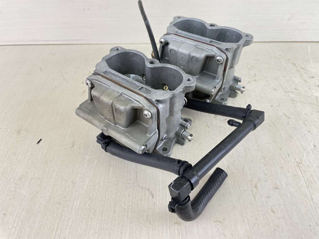 1989 Johnson Evinrude 88HP 2 Stroke Outboard Carburetor Assembly 0437203