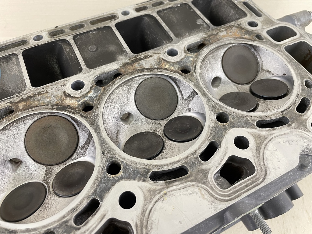 2004 Honda 90HP 4 Stroke Outboard Cylinder Head Complete 12210-ZW1-010ZA