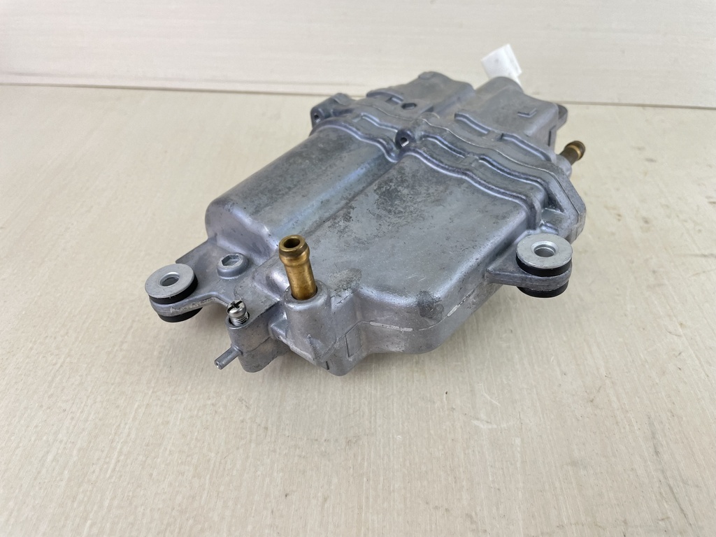 Suzuki DF 90 100 115 140 HP Outboard VST Fuel Vapor Separator 15600-90J00