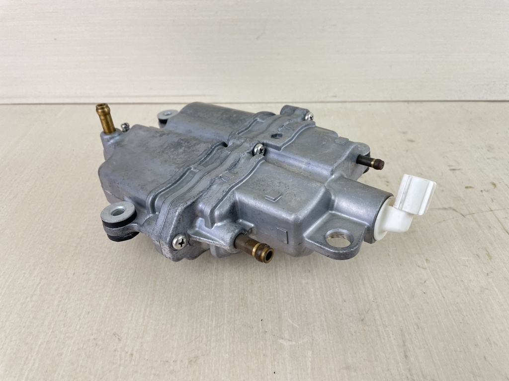 Suzuki DF 90 100 115 140 HP Outboard VST Fuel Vapor Separator 15600-90J00