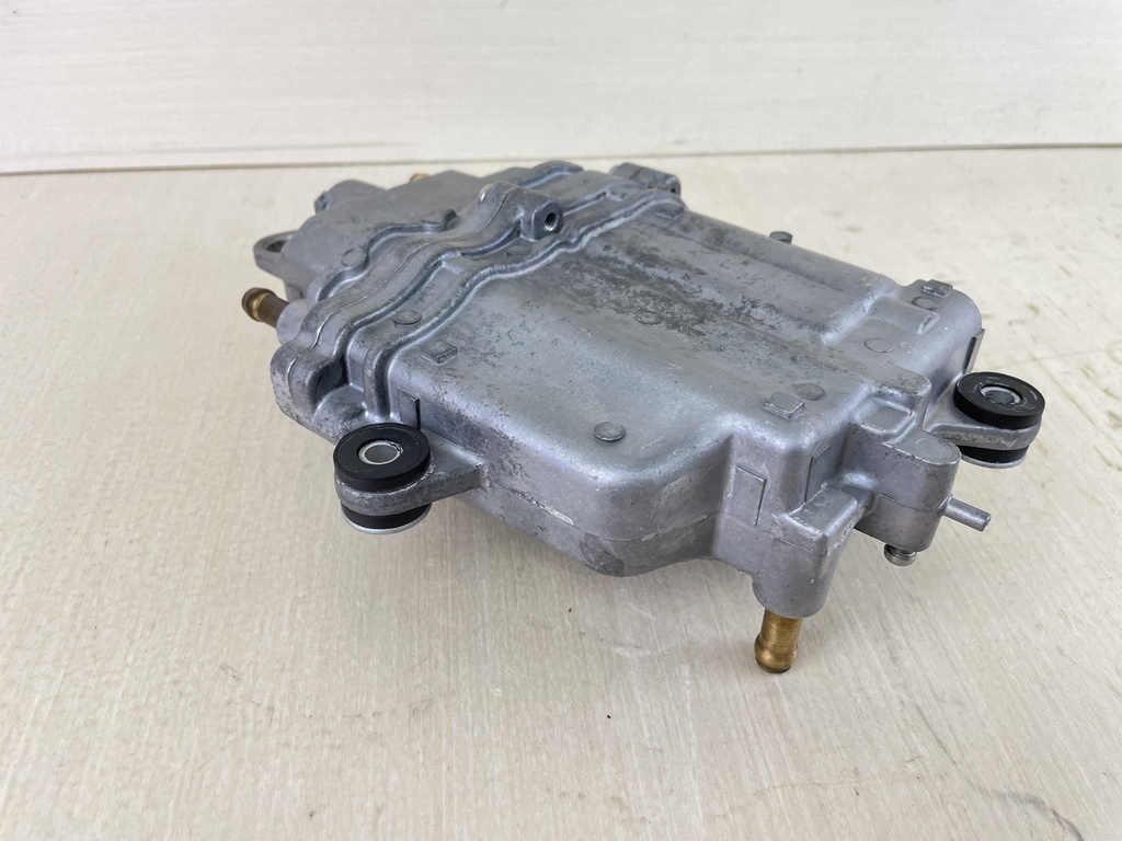 Suzuki DF 90 100 115 140 HP Outboard VST Fuel Vapor Separator 15600-90J00