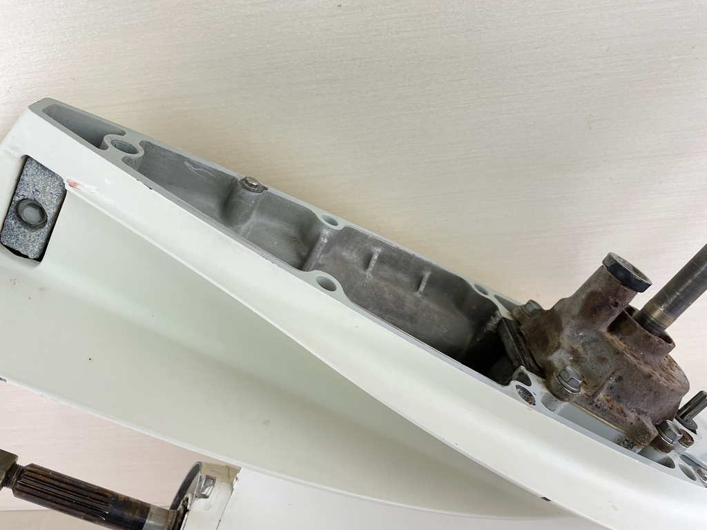 01-11 Suzuki DF 90 100 115 HP 4 Stroke Outboard 20" Lower Unit Gear Case Assembly 