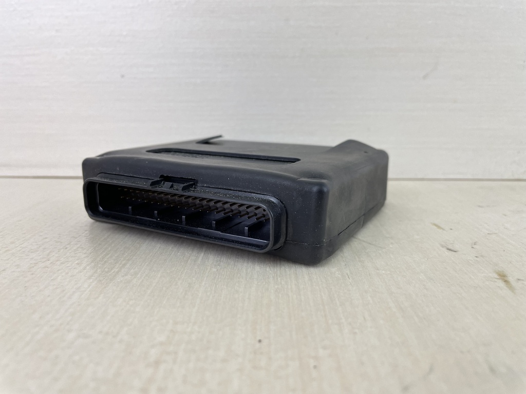 2003 Suzuki DF 115 HP Engine Control Unit ECU 33920-90J50