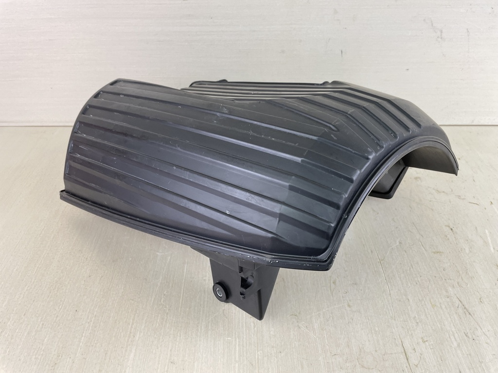 2003 Suzuki 90 115 140 HP 4 Stroke Outboard Air Intake Silencer Assembly 13810-90J01