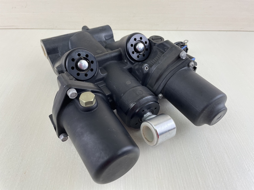 Yamaha 150HP 4 Stroke Outboard Power Trim Tilt Unit 63P-43800-23-00 Like New