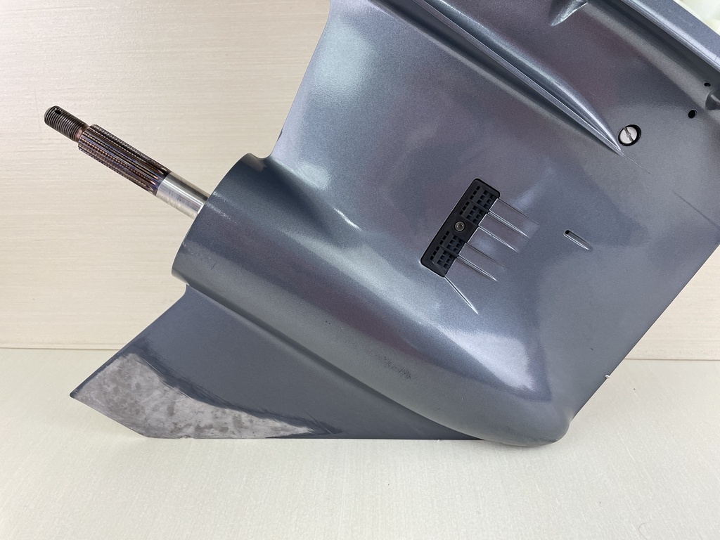 2004 + Yamaha 150HP 4 Stroke 25" Shaft Lower Unit Gear Case 63P-45300-17-8D RH