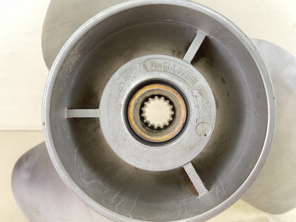 Yamaha 3 Blade Stainless Steel SS Prop Propeller 15 1/4" x 15 P 6G5-45970-02-98