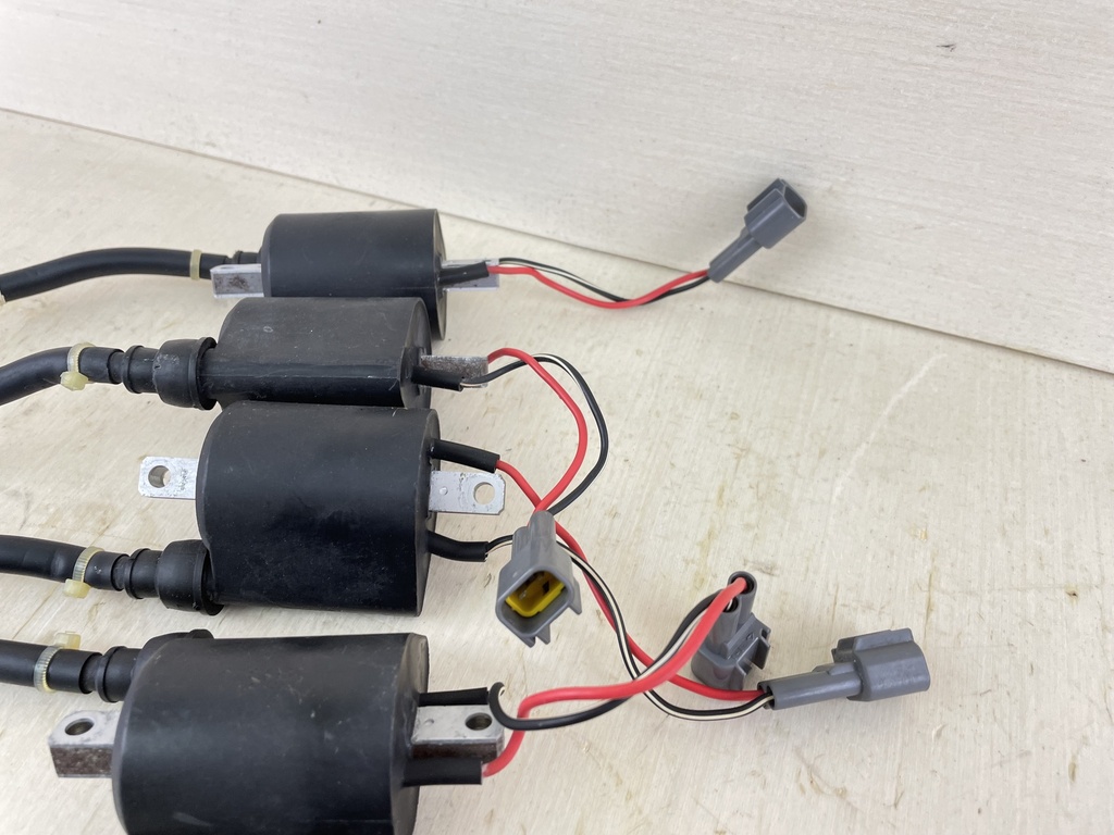 2002 Yamaha 175HP 2 Stroke HPDI Outboard Ignition Coil Assembly Set 68F-82310-11-00