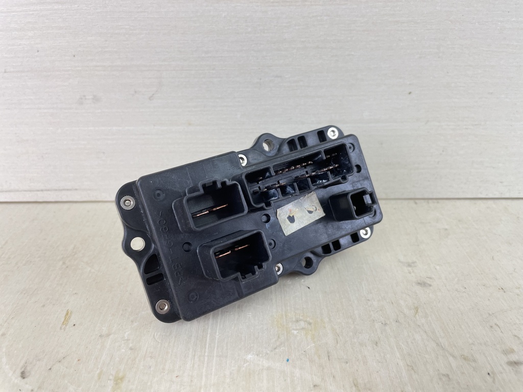 2002 Yamaha 175HP 2 Stroke HPDI Fuse Block Assembly 68F-82170-01-00