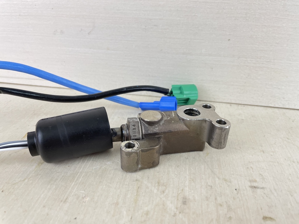 2001 + Yamaha 150 175 200 HP 2 Stroke Outboard O2 Oxygen Sensor 68F-8592A-00-00