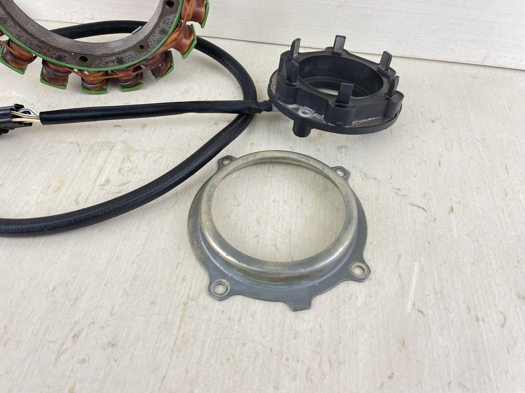 2001 + Yamaha 150 175 200 HP HPDI 2 Stroke Stator Coil Pulser Assembly 