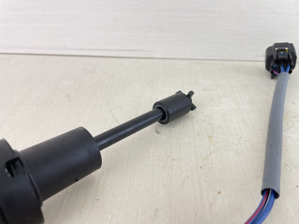 2002 Yamaha 200HP 2 Stroke Outboard Oil Level Gauge Assembly 67H-85730-01-00