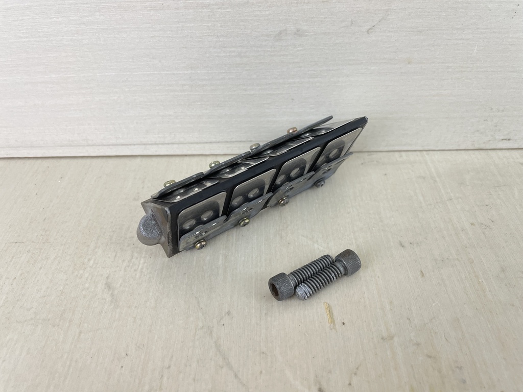 1999 Mercury 135 150 HP 2 Stroke Outboard Reed Block Assembly 116455