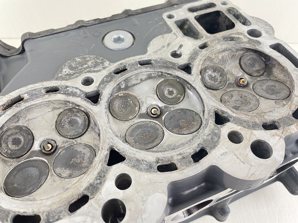 Honda BF 60 HP 4 Stroke Outboard Cylinder Head Assembly 12210-ZZ3-000ZA