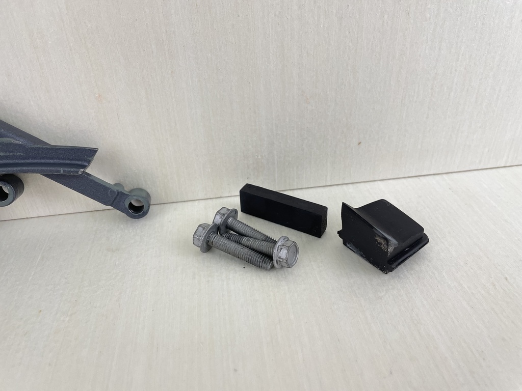 2003 Yamaha 15HP 4 Stroke Outboard Cable Fitting Plate Cover 66M-42738-00-4D