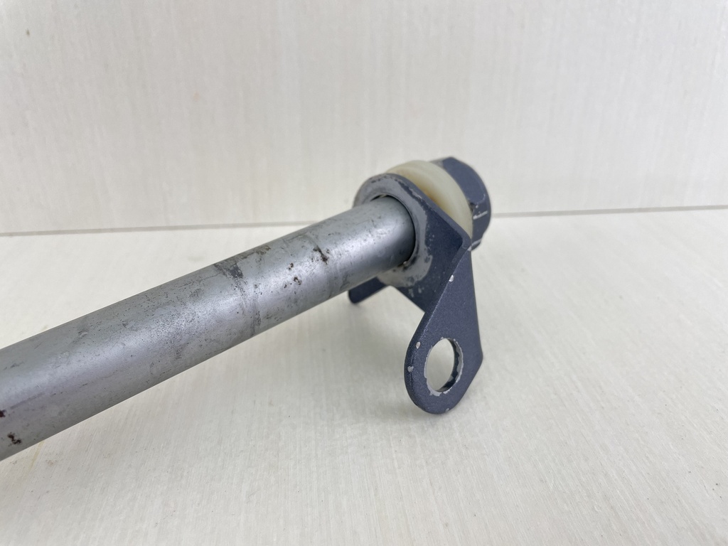 2002 + Yamaha 8 9.9 15 HP 4 Stroke Outboard Clamp Bracket Bolt Tilt Tube 63W-43131-01-00