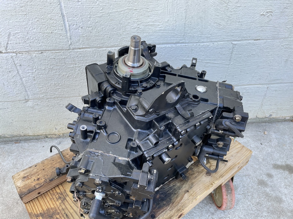 1989 Johnson Evinrude 88 90 HP 2 Stroke Outboard Powerhead Crankcase 0431659