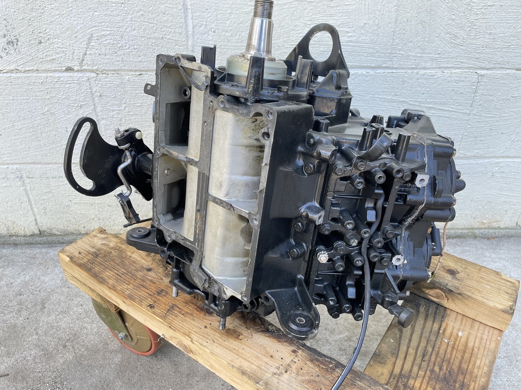 1989 Johnson Evinrude 88 90 HP 2 Stroke Outboard Powerhead Crankcase 0431659