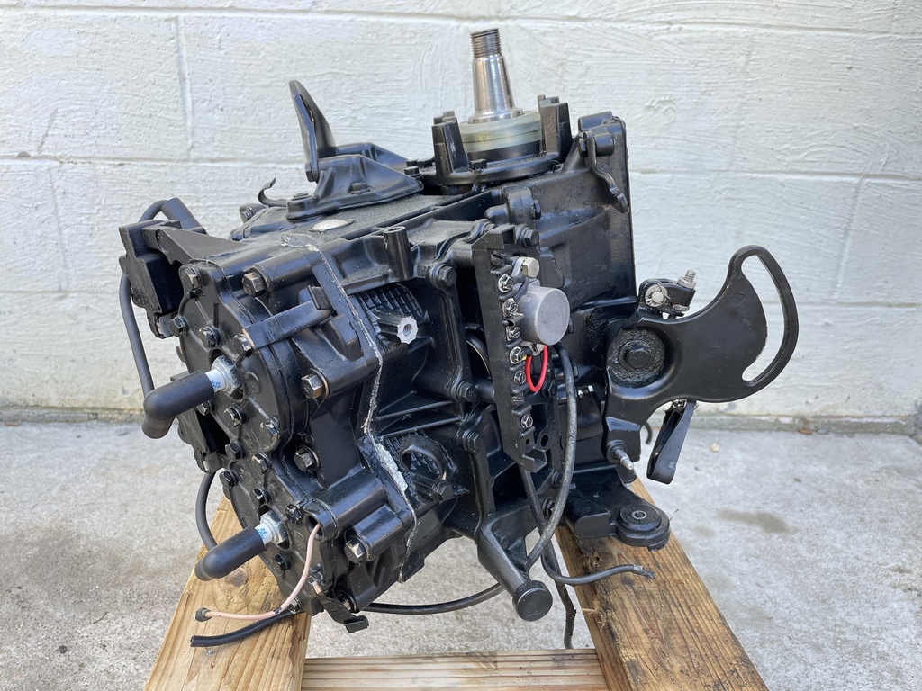 1989 Johnson Evinrude 88 90 HP 2 Stroke Outboard Powerhead Crankcase 0431659