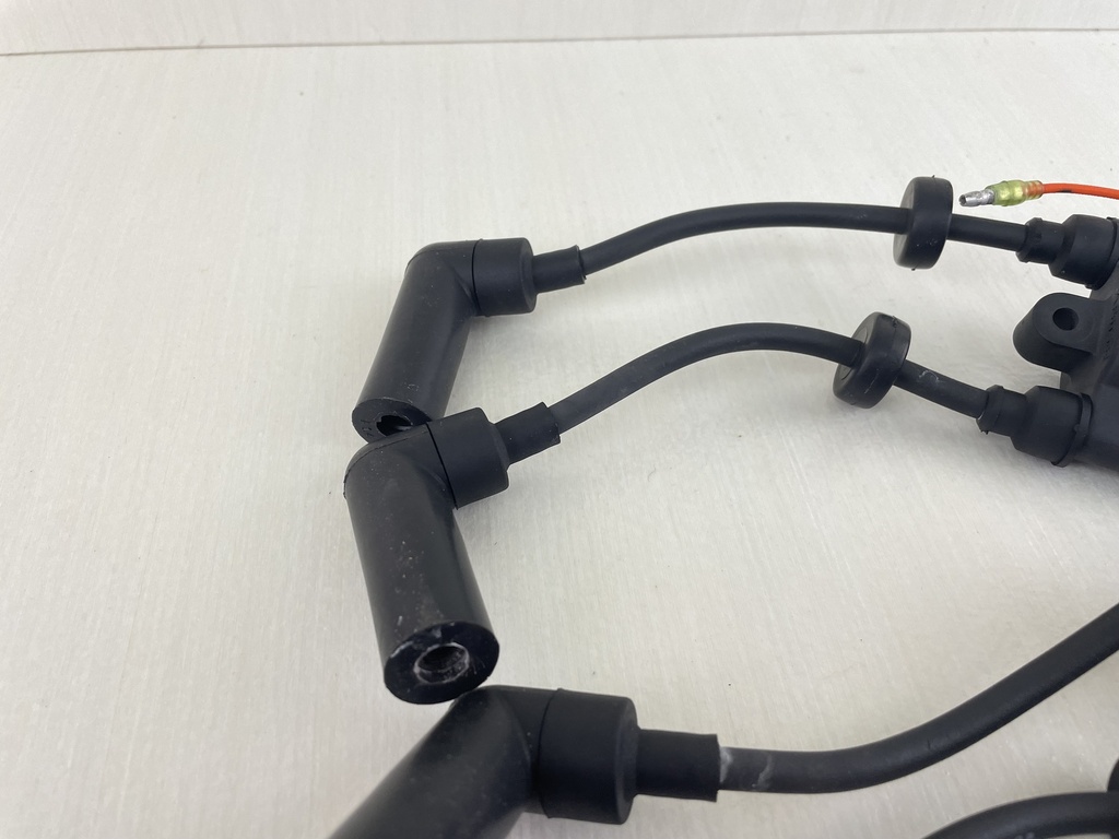 2002 Yamaha 60HP 4 Stroke Outboard Ignition Coil Set 62Y-85570-00-00