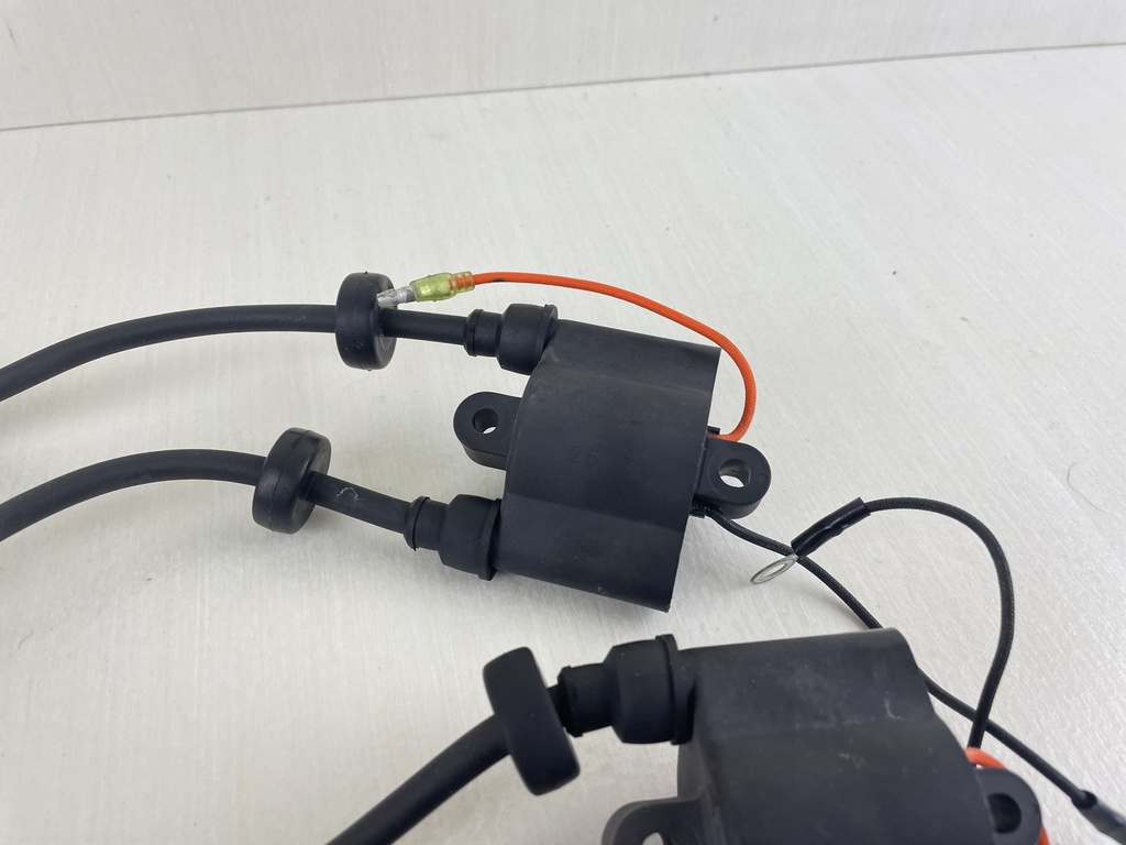 2002 Yamaha 60HP 4 Stroke Outboard Ignition Coil Set 62Y-85570-00-00