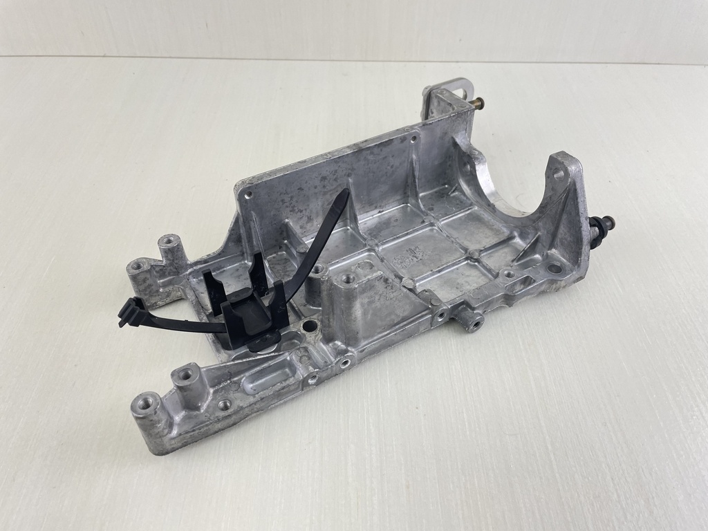 95-2004 Yamaha 50HP 4 Stroke Outboard Starter Motor Bracket 62Y-81822-01-94