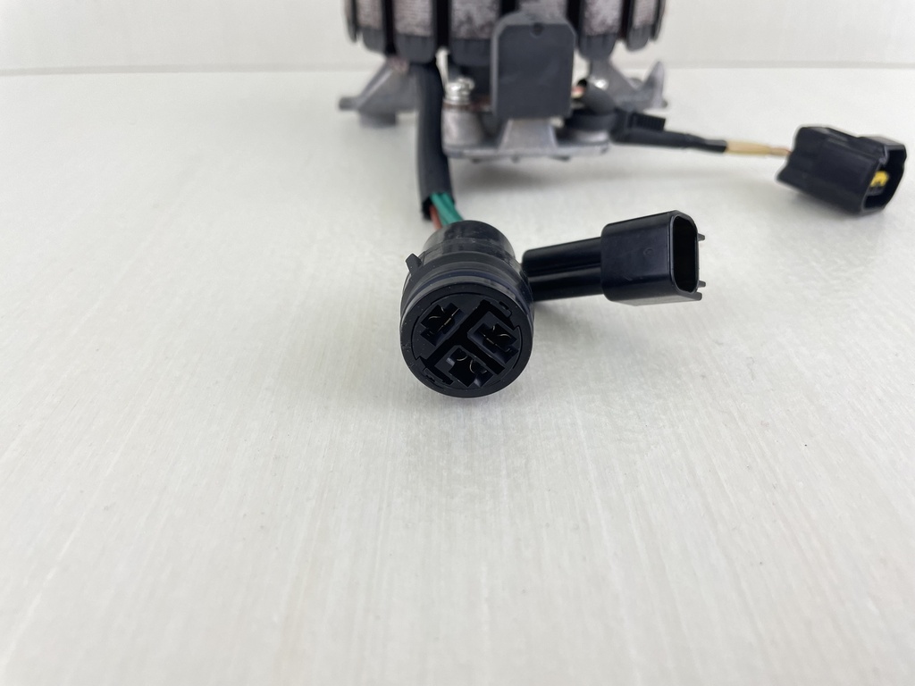 01-2004 Yamaha 50 60 HP 4 Stroke Outboard Stator W/ Base 64J-85510-00-00