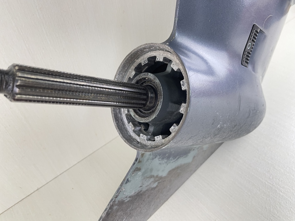 01-2004 Yamaha 50HP 4 Stroke High Thrust 20" L Lower Unit 64J-45300-30-4D