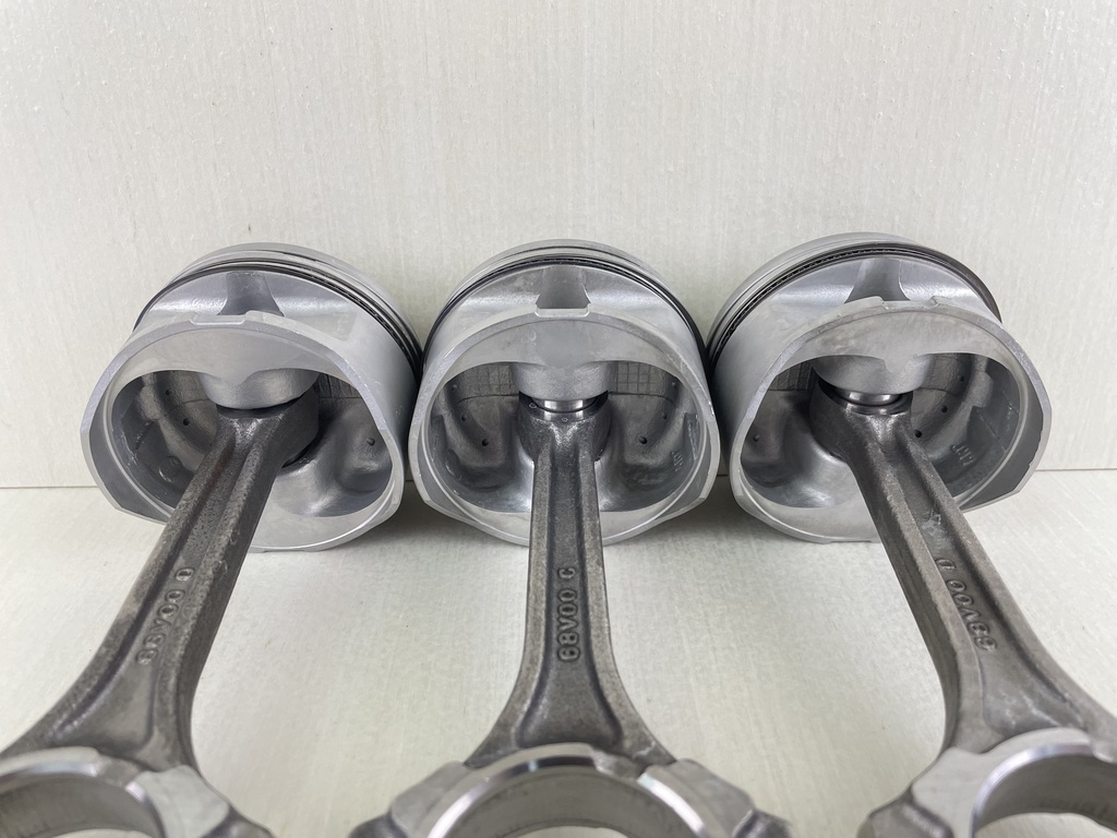 2000-05 Yamaha 115HP 4 Stroke Piston & Connecting Rod Set 68V-W1164-00-00