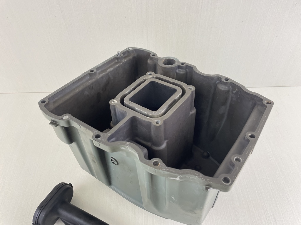 2001 Yamaha F 115 HP 4 Stroke Outboard Oil Pan 67F-15311-00-5B