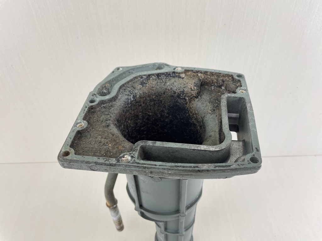 2001 Yamaha F 115 HP 4 Stroke Outboard Exhaust Muffler 68V-14711-30-5B