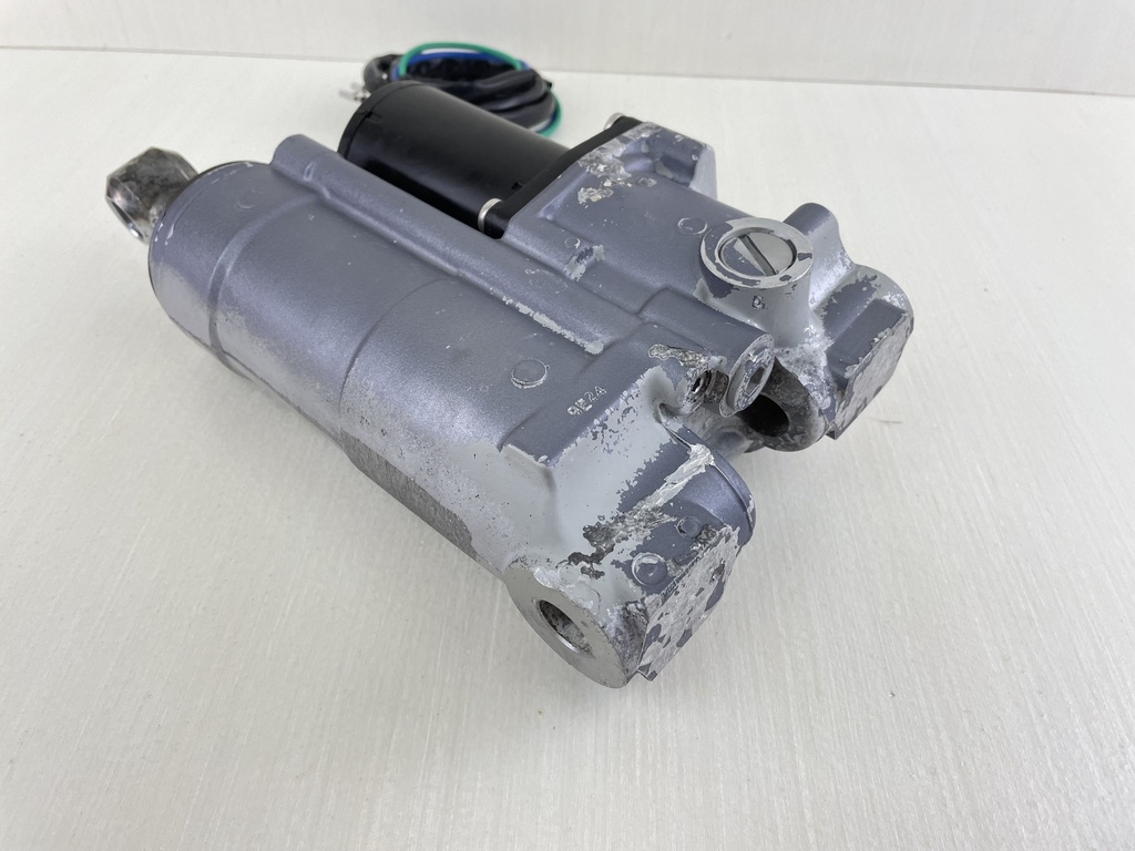 Johnson Evinrude 40HP 50 HP Power Trim & Tilt Unit Assembly 0438135 0435903