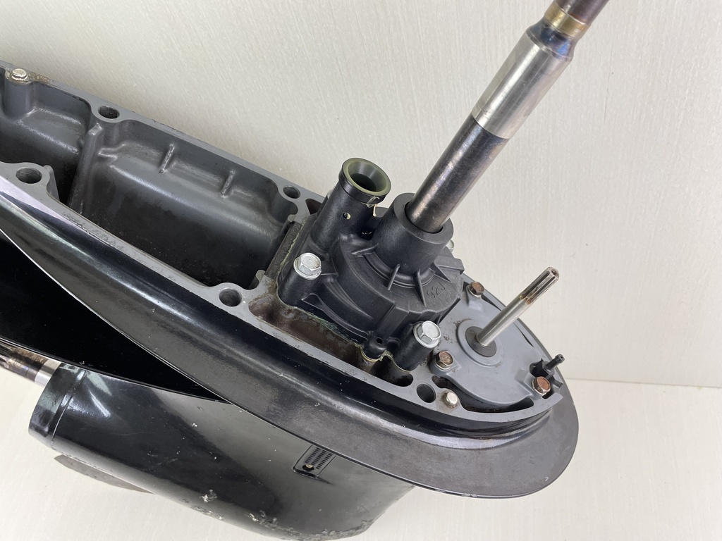 01-2011 Suzuki DF 115 HP 4 Stroke Outboard 25" Lower Unit Gear Case Assembly RH