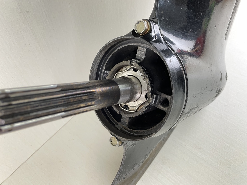 01-2011 Suzuki DF 115 HP 4 Stroke Outboard 25" Lower Unit Gear Case Assembly RH